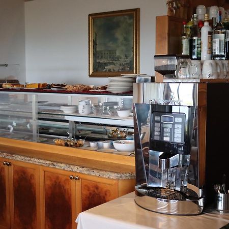 Albergo Alla Pineta Montebelluna Exteriör bild
