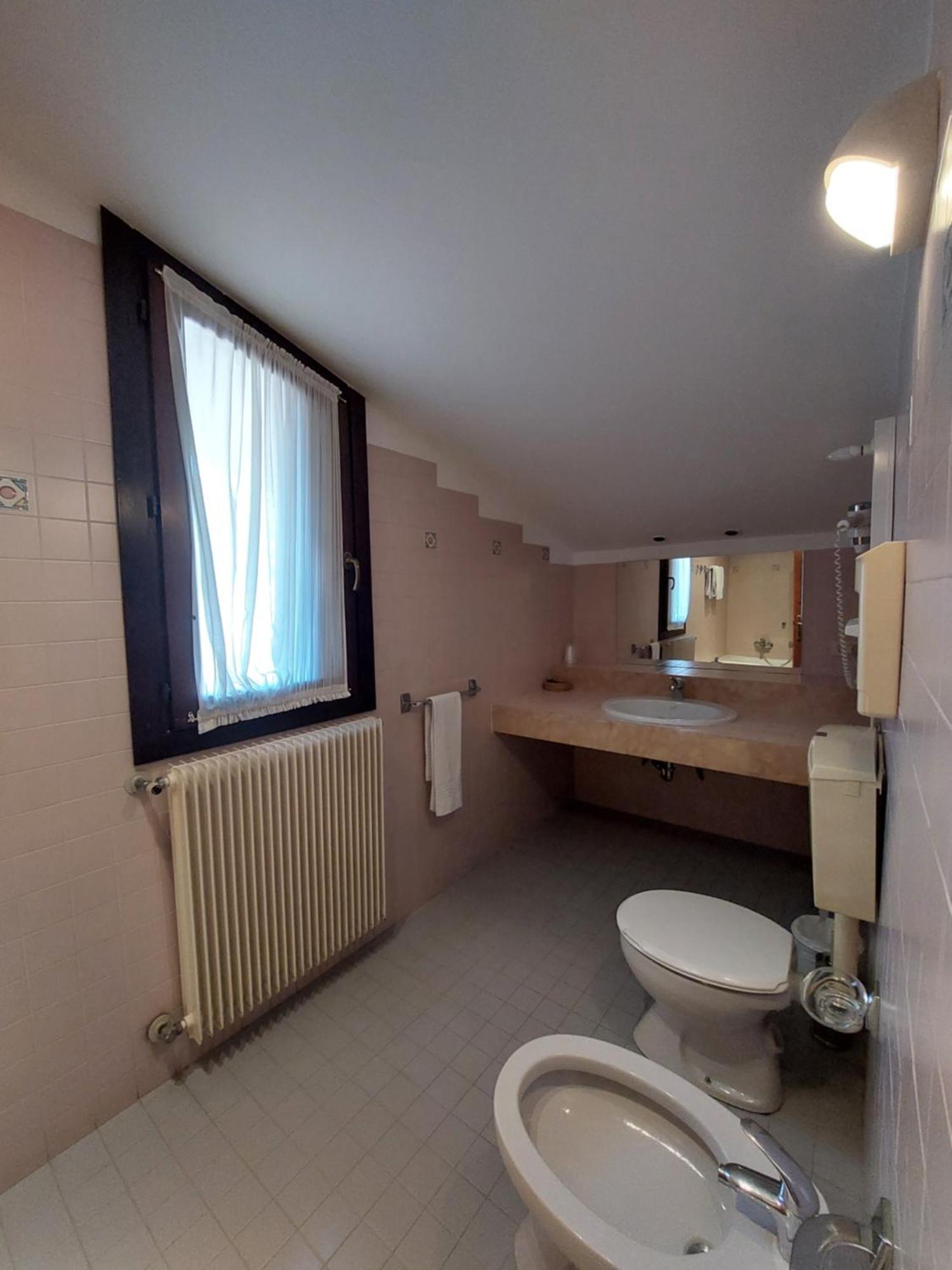 Albergo Alla Pineta Montebelluna Exteriör bild