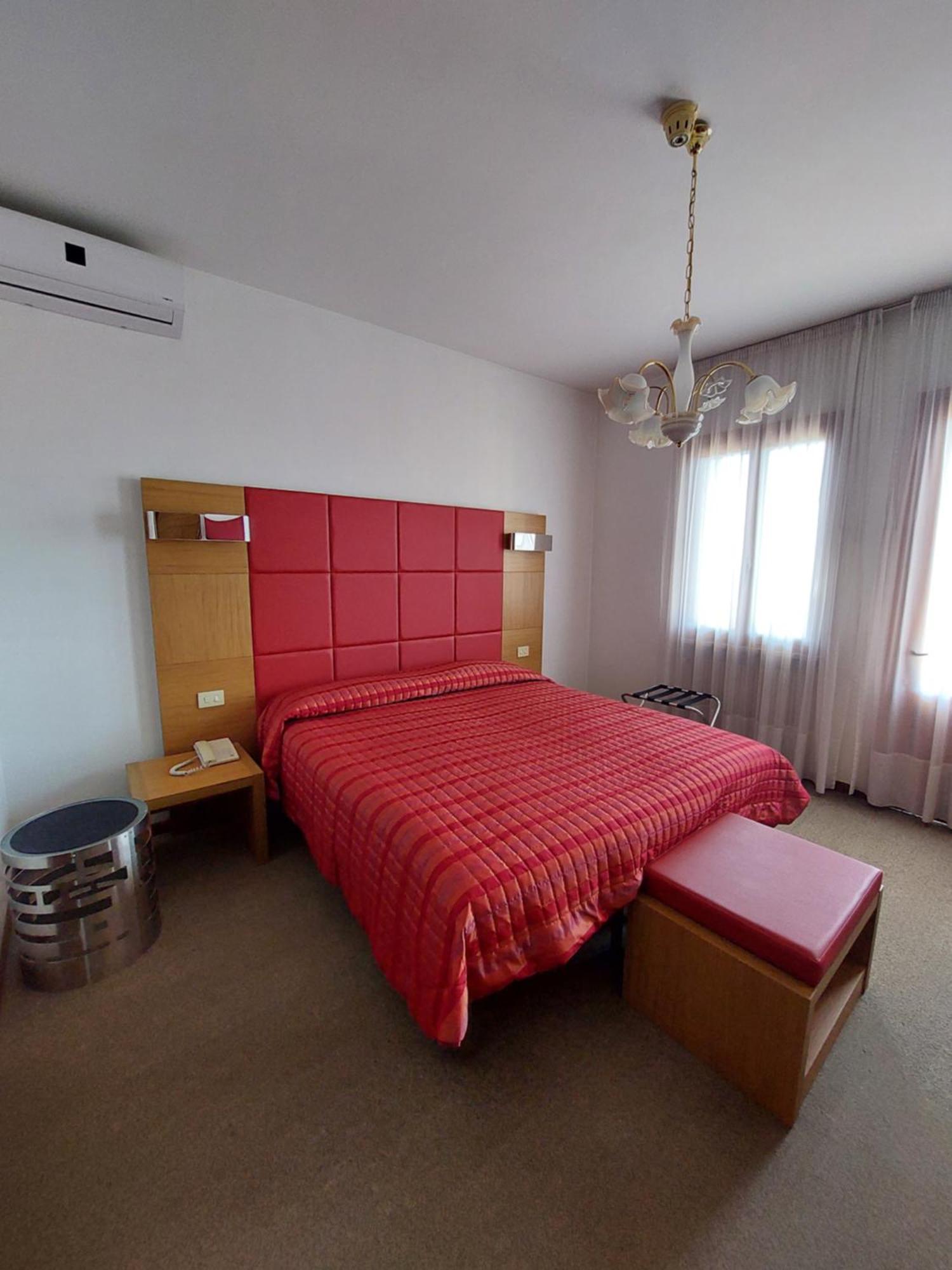Albergo Alla Pineta Montebelluna Exteriör bild